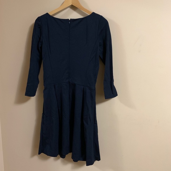 Petite Banana Republic black pleated dress - Picture 2 of 8